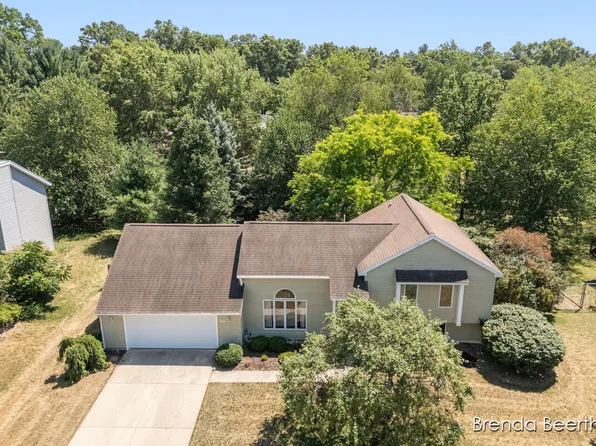 3374 Gold Dust St NE, Belmont, MI 49306