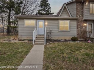 2102 La Mer Ln, Haslett, MI 48840