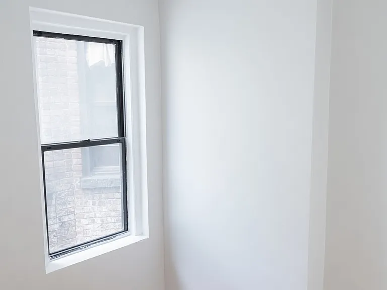 548 W 50th St #4RE — Photo 4
