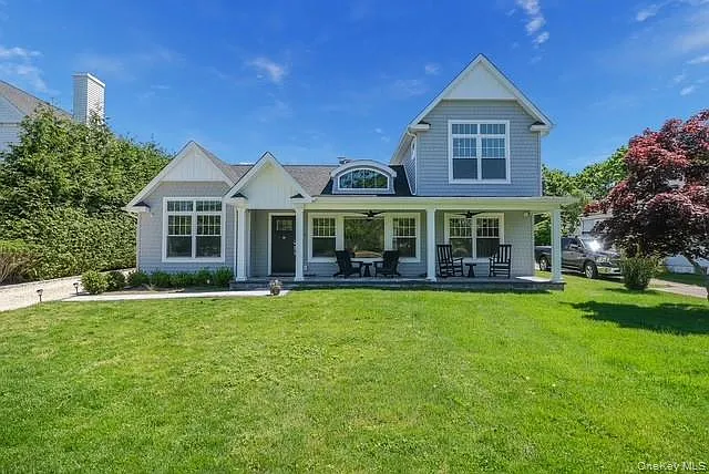 5415 Skunk Ln