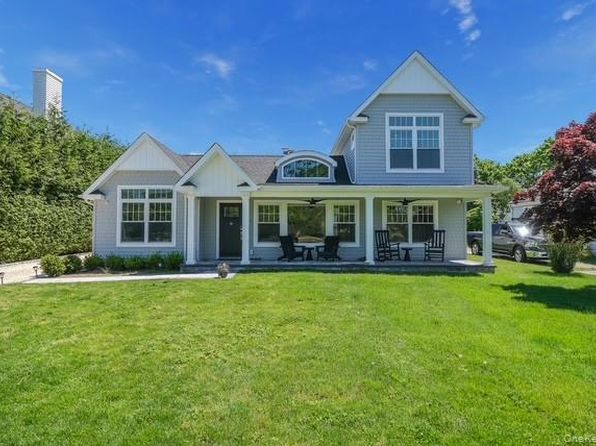 5415 Skunk Ln