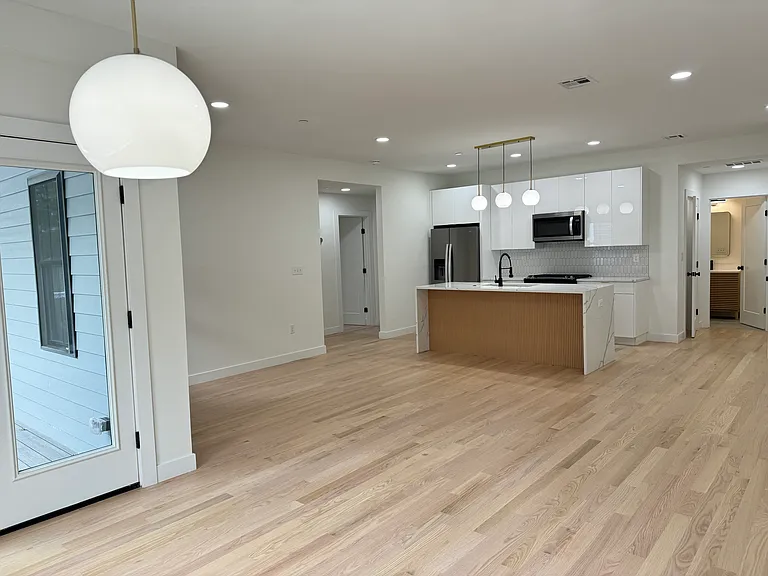 43 Withington St #4 — Photo 3