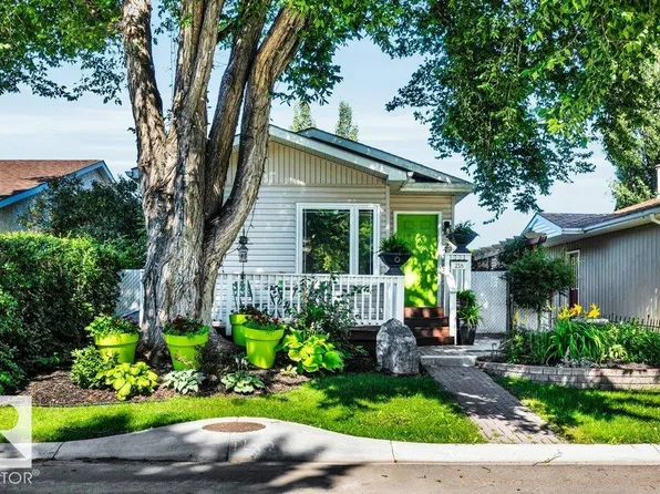 216 Greenwood Dr, Spruce Grove, AB T7X 1Y9
