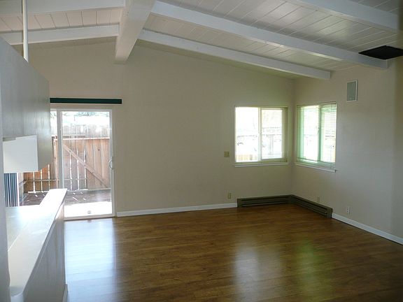 4th image of 12805 Island Dr