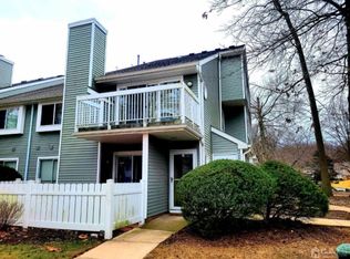 8 Deerberry Ln, Monmouth Junction, NJ 08852