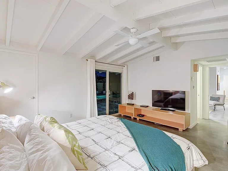 2290 N Cerritos Rd — Photo 17