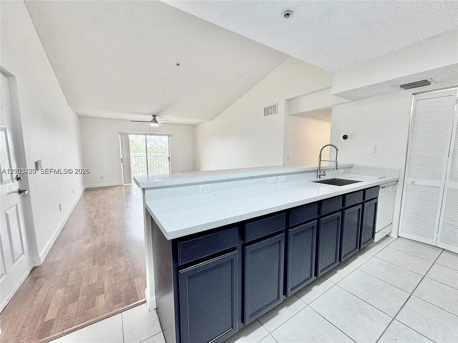 Nob Hill Landings Condomi — Photo 4