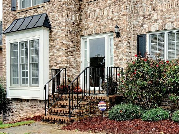 2nd image of 3909 Concord Walk Dr SE