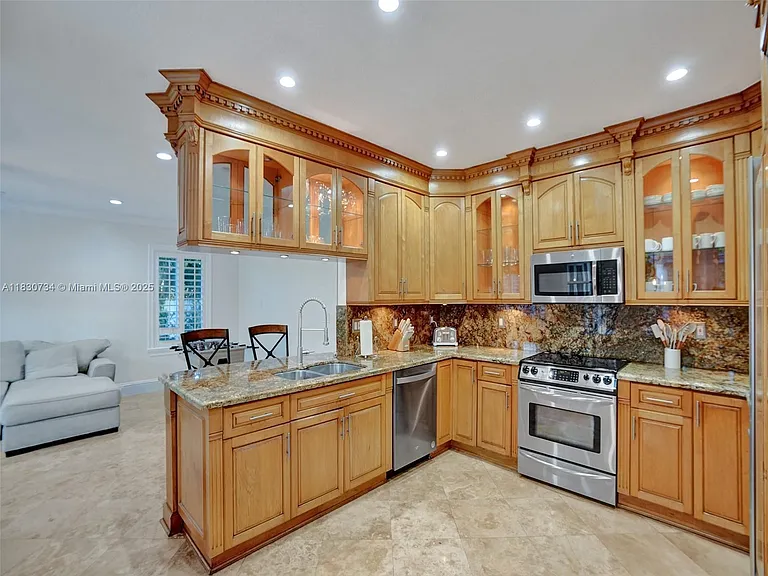 12401 SW 77th St — Photo 39