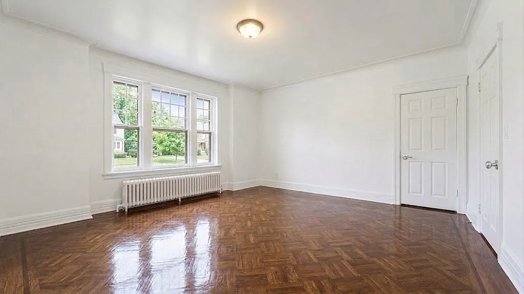 5 bed, 3062 sqft, $700 — Photo 2
