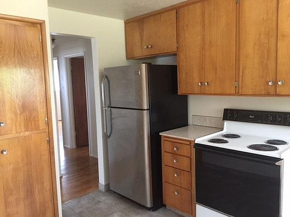 3rd image of 1374 Lenore Dr