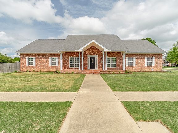 2nd image of 1440 S River Meadows Dr