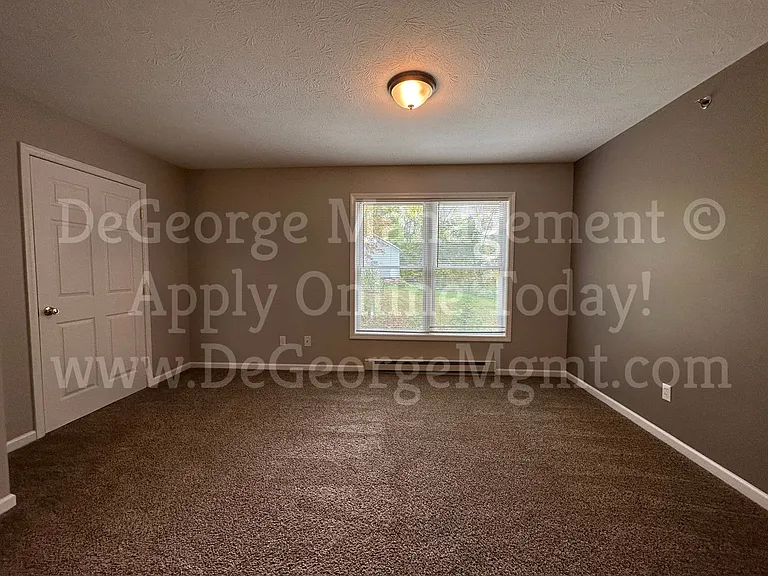 Big Tree Apartments — Photo 12