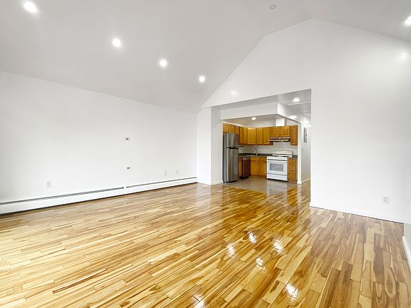 5th image of 27-02 12th St #2