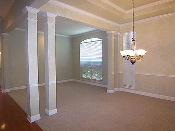 3rd image of 5805 Rosewood Ct