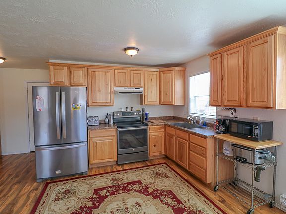 3rd image of 1861 S Camas Ln