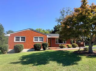 311 Woodmere Dr, Vinton, VA 24179