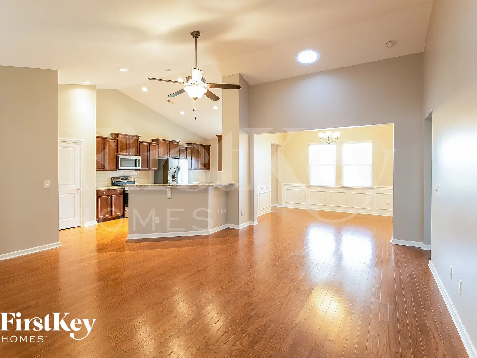 4 bed, 2.0 bath, 2220 sqft, $2,655 — Photo 3