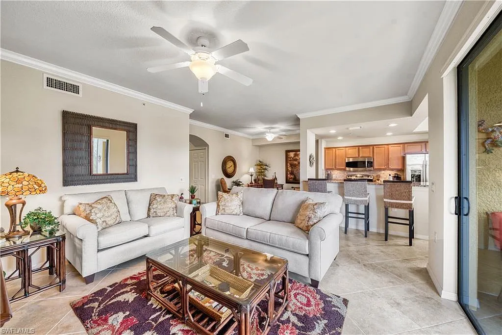 2 bed, 2.0 bath, 1232 sqft, $8,000 — Photo 3