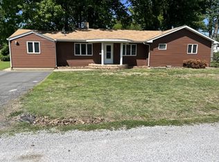511 W 5th St, Benton, IL 62812