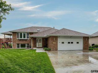 1617 Hartley St, Lincoln, NE 68521