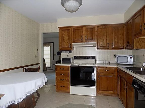 5th image of 623 Frank Dr