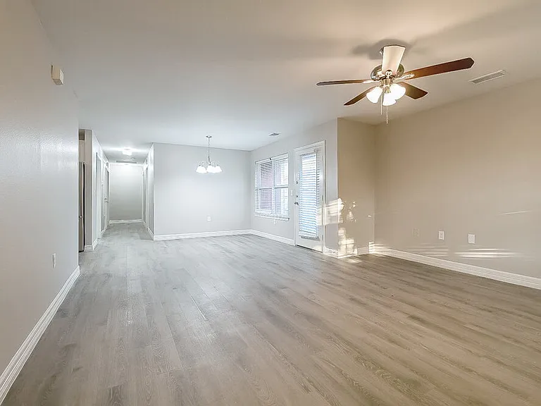 201 Green Meadows Rd — Photo 3