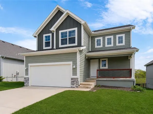 3813 SW Maryville Pl, Lees Summit, MO 64082