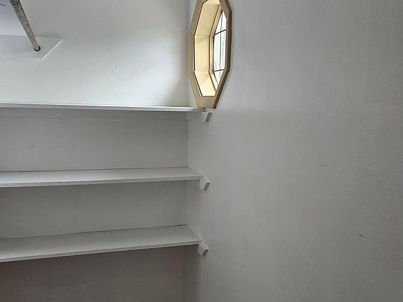5th image of 1464 Front St APT 3