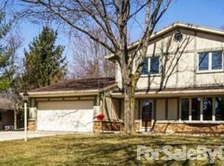 738 E Buckingham Way, Hartland, WI 53029