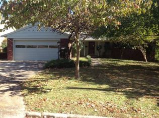 928 N Woolsey Ave, Fayetteville, AR 72701