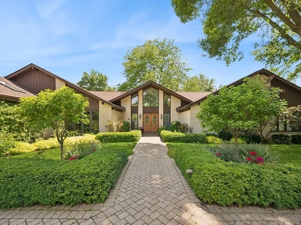 2010 Malory Ln, Highland Park, IL 60035