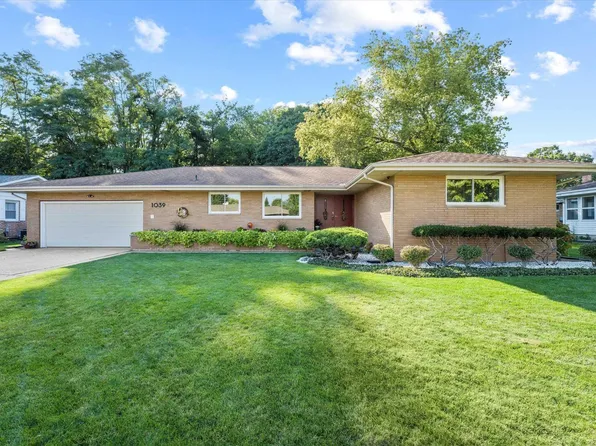 1039 Rosemary Ln, South Bend, IN 46617