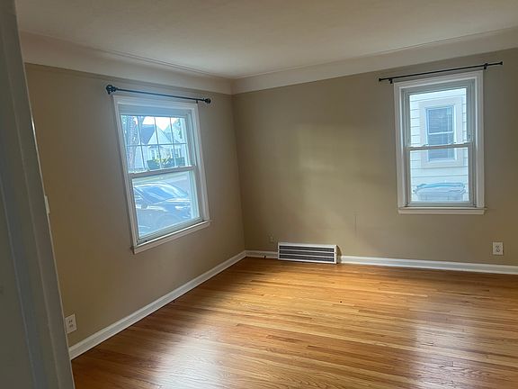 3rd image of 2639 Grindley Park St