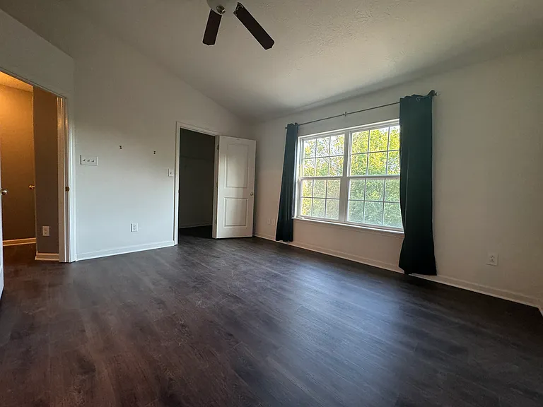 11900 Riley Dr #2 — Photo 32