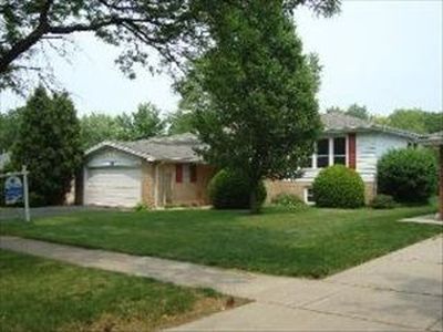 911 S Lancaster St, Mount Prospect, IL, 60056
