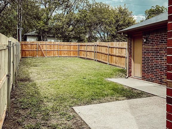 Fenced in backyard & patio area