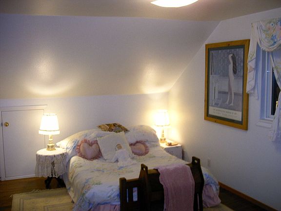 Bedroom up