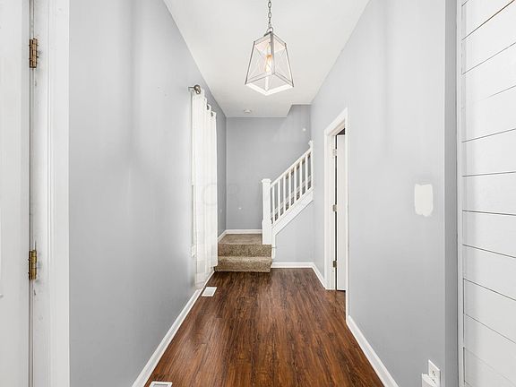 4th image of 8 E Bomford St