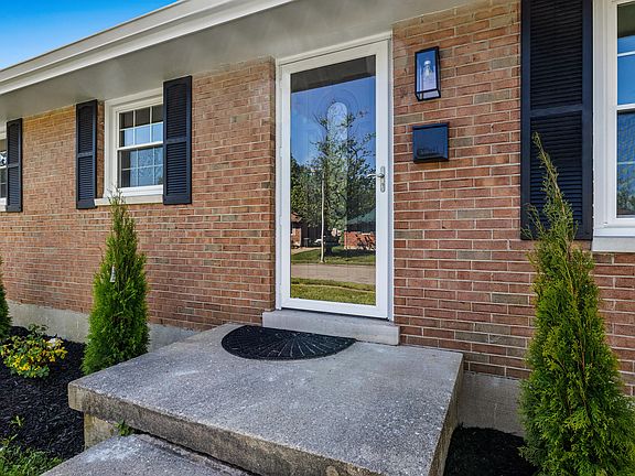 2nd image of 433 Hedgewood Dr