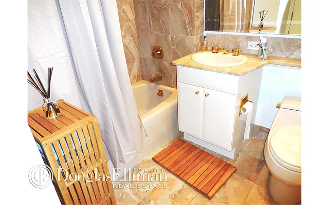 Rented by Douglas Elliman | media 27