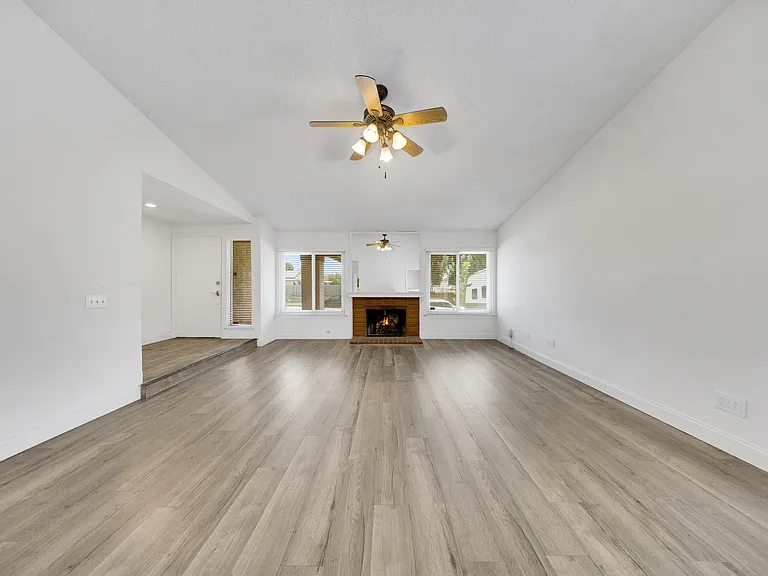 7750 Perlite Ave — Photo 7
