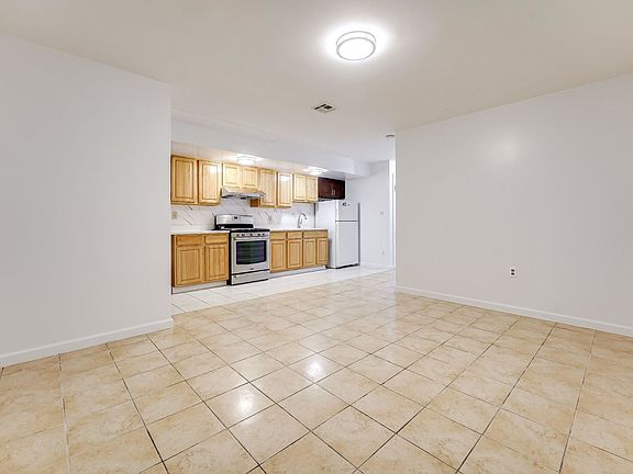3rd image of 83 Oxford Ave #G