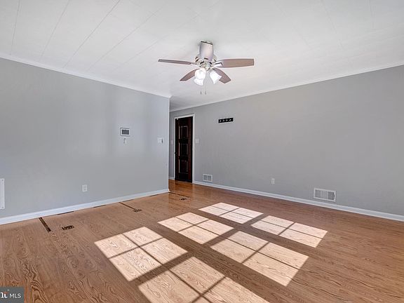 5th image of 8206 Waterford Rd