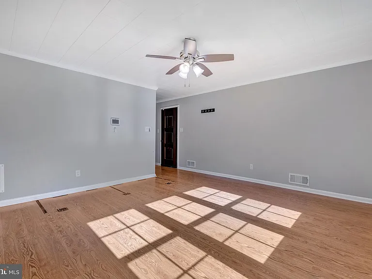8206 Waterford Rd — Photo 5