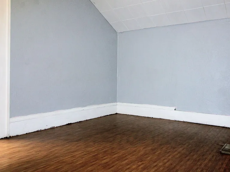 1021 College Ave — Photo 26