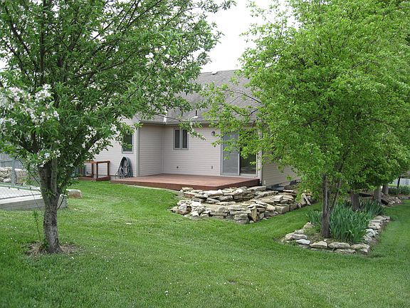 3rd image of 3724 Everett Dr