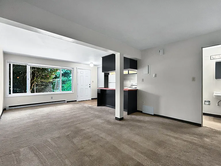 1319 15th Ave S #15 — Photo 1