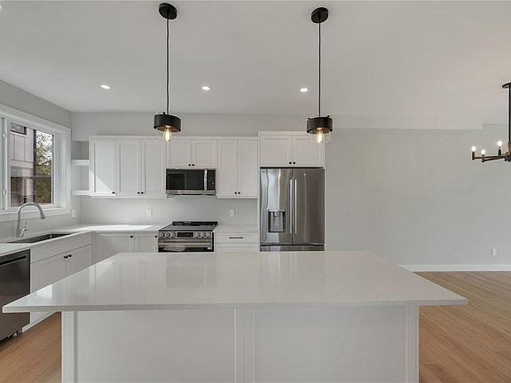 4th image of 303A Hilchey Rd