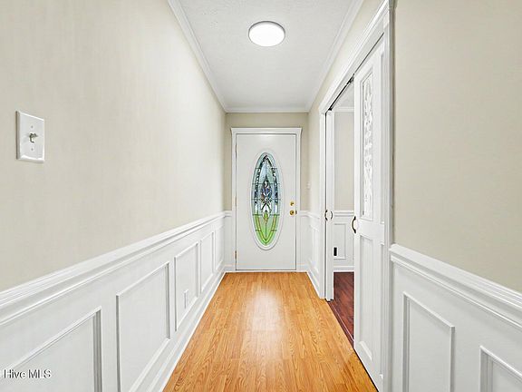 5th image of 2804 Empire Court